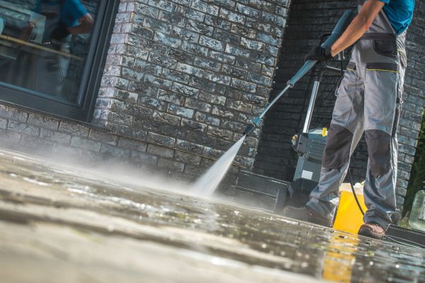 Concrete And Brick Cleaning in Davenport
