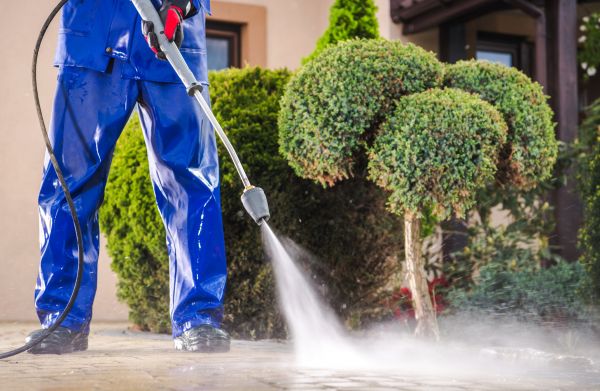 Driveway Cleaning in Davenport