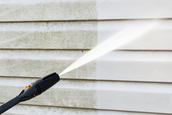 House Exterior Cleaning in Davenport