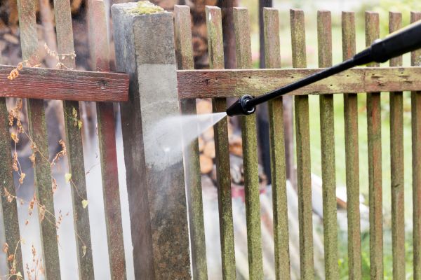 Fence Dirt Removal in Davenport