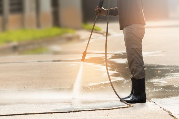 Residential Concrete Cleaning in Davenport