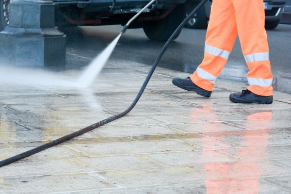 Concrete Jet Washing in Davenport