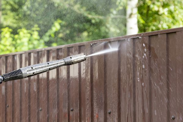 Vinyl Fence Cleaning in Davenport