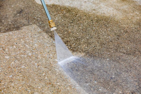 Driveway Pressure Cleaning in Davenport