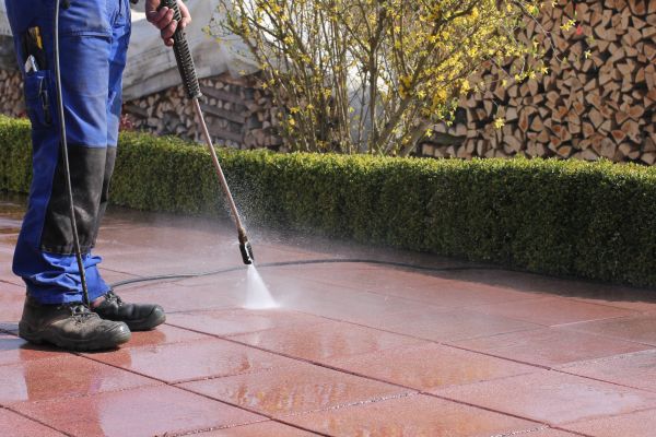 Driveway Pavers Cleaning in Davenport