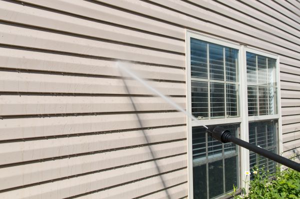House Pressure Washing in Davenport