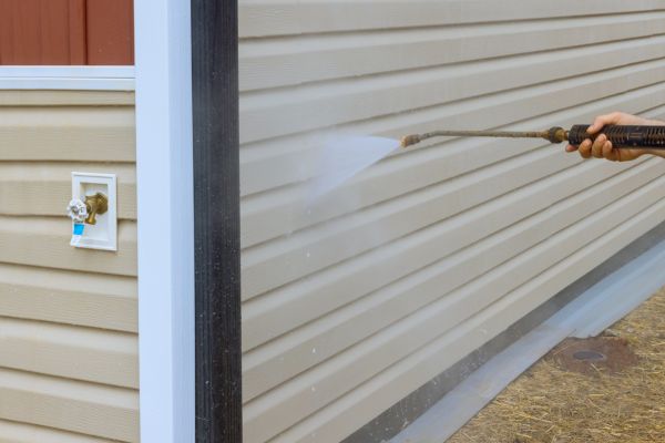 Townhouse Exterior Cleaning in Davenport