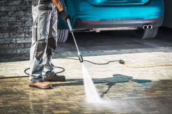 Home Pressure Cleaning in Davenport